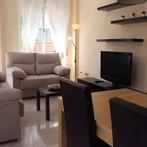 Renovado Y Muy Cerca Del Centro Urbano Apartamento